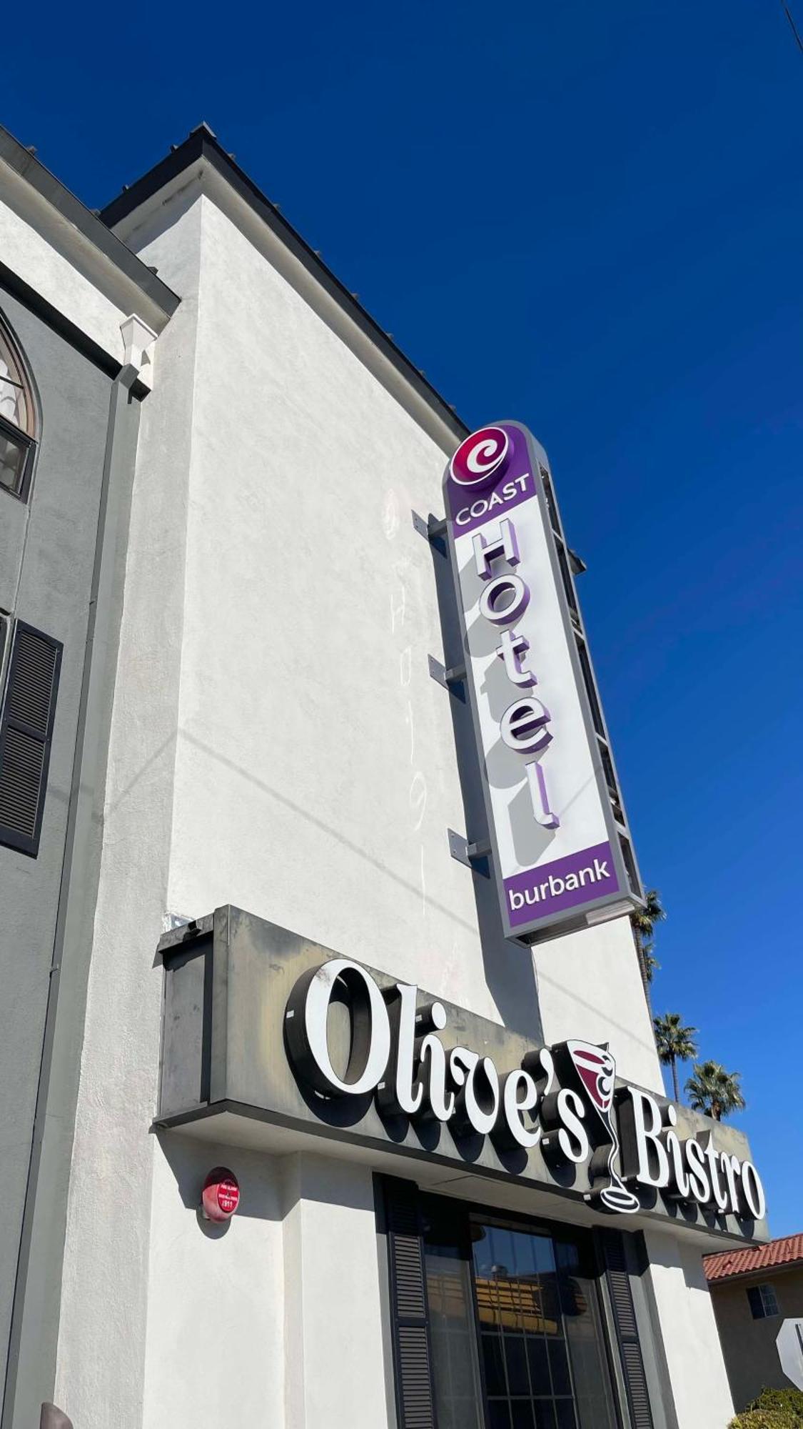 Coast Burbank Hotel Exterior photo